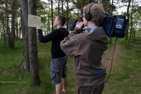Programlederen leser fredlyningsplakat